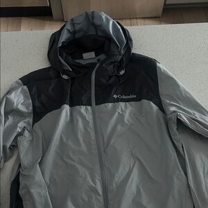 Columbia Men's Silver and Black Windbreaker